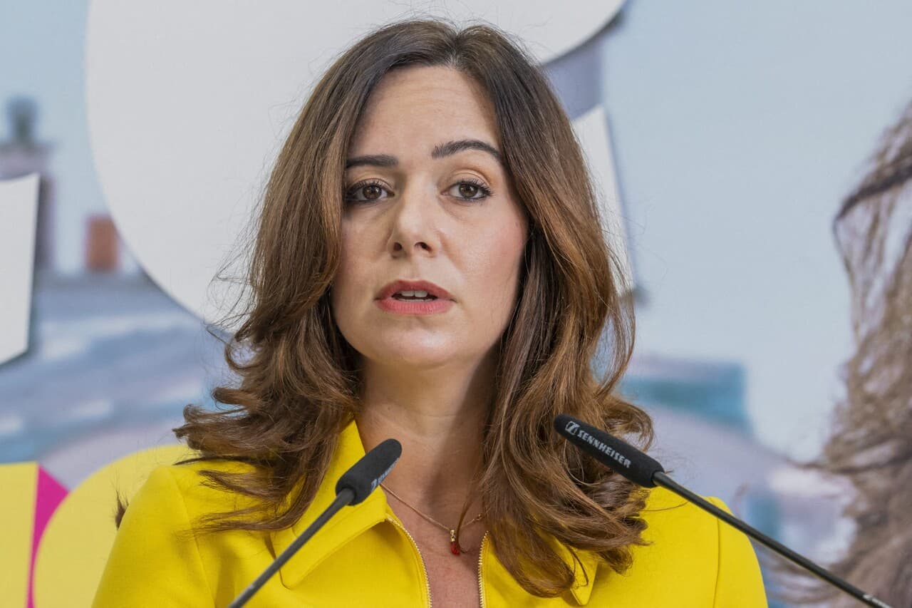 Paris: l'extrême droite divise, les peuples résistent